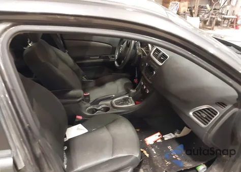 2014 Dodge Avenger Se z USA, uszkodzony, nr VIN 1C3CDZAB2EN196866